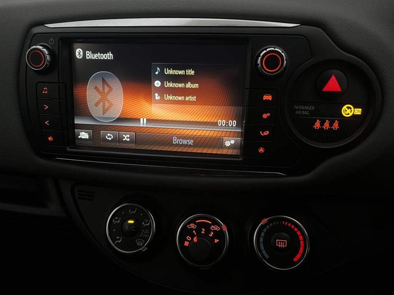 HPI CLEAR Toyota, YARIS, Hatchback, 2015, Manual, 1329 (cc), 5 doors