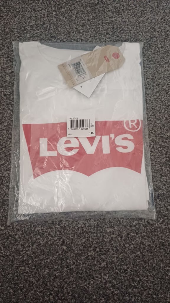 White levi t-shirt age 1314