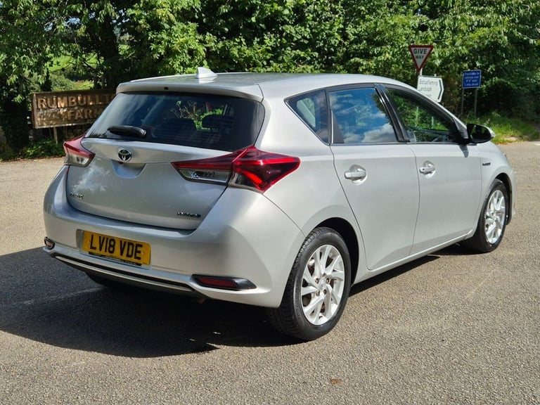2018 Toyota Auris 1.8 VVT-h Icon Tech Hatchback 5dr Petrol Hybrid CVT Euro 6 (s/s) (136 ps) Hatch...