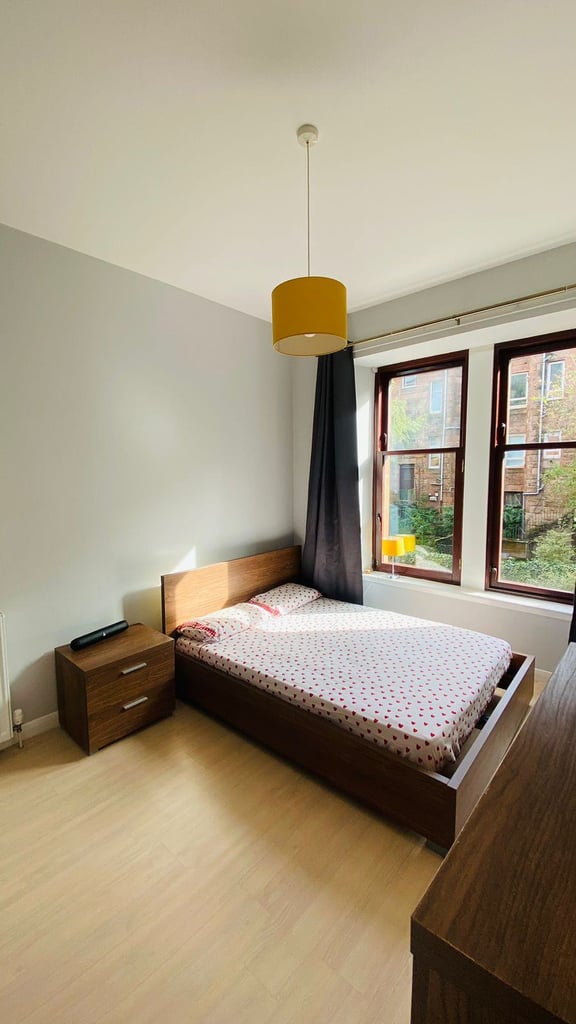 Bright Shared Flat near Alexandra Parade – Fully Furnished, Prime Location