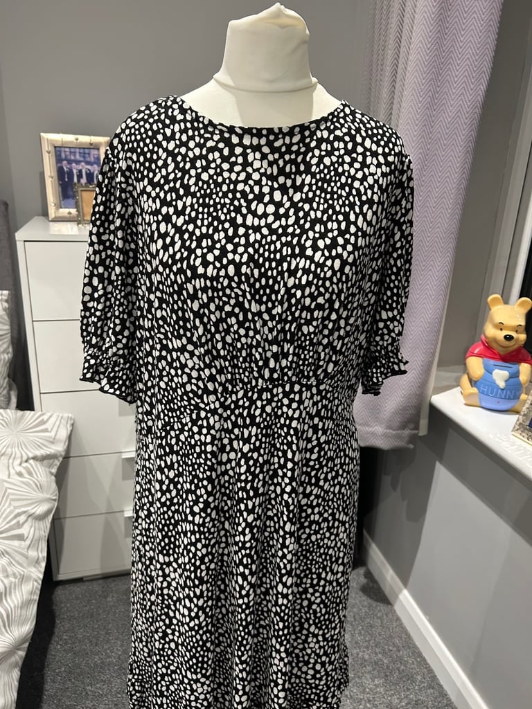 Ladies dress. Size 16