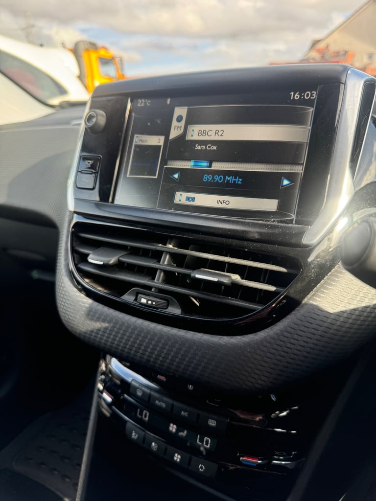Peugeot, 2008, Hatchback, 2014, Manual, 1560 (cc), 5 doors