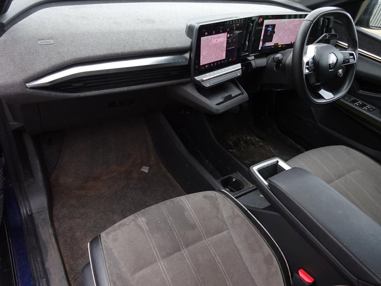 2024 24 REG RENAULT MEGANE TECHNO+ EV ELECTRIC AUTO DAMAGED SALVAGE