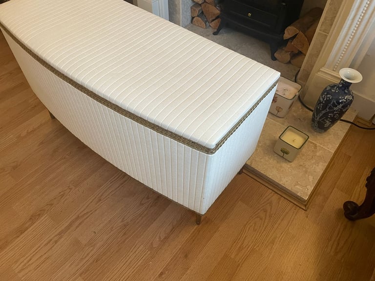 Fantastic original 1970s Ottoman in Cream and Gold - delivery is possible