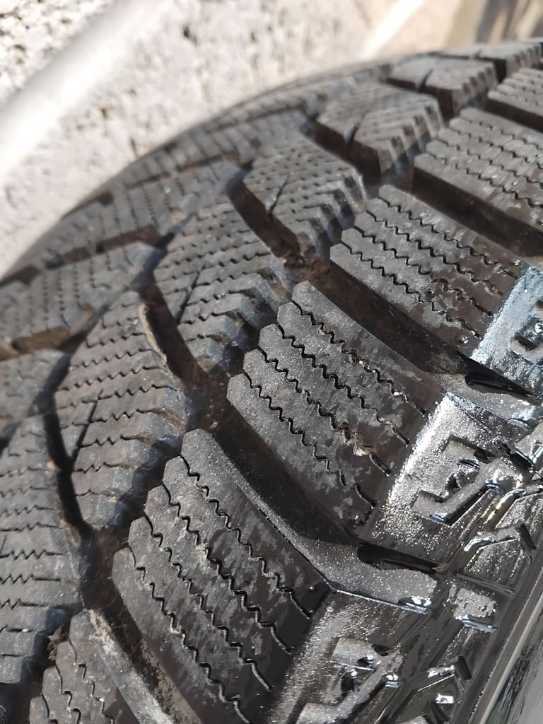 Genuine Honda CRV 16" Alloys with mud and snow tyres.