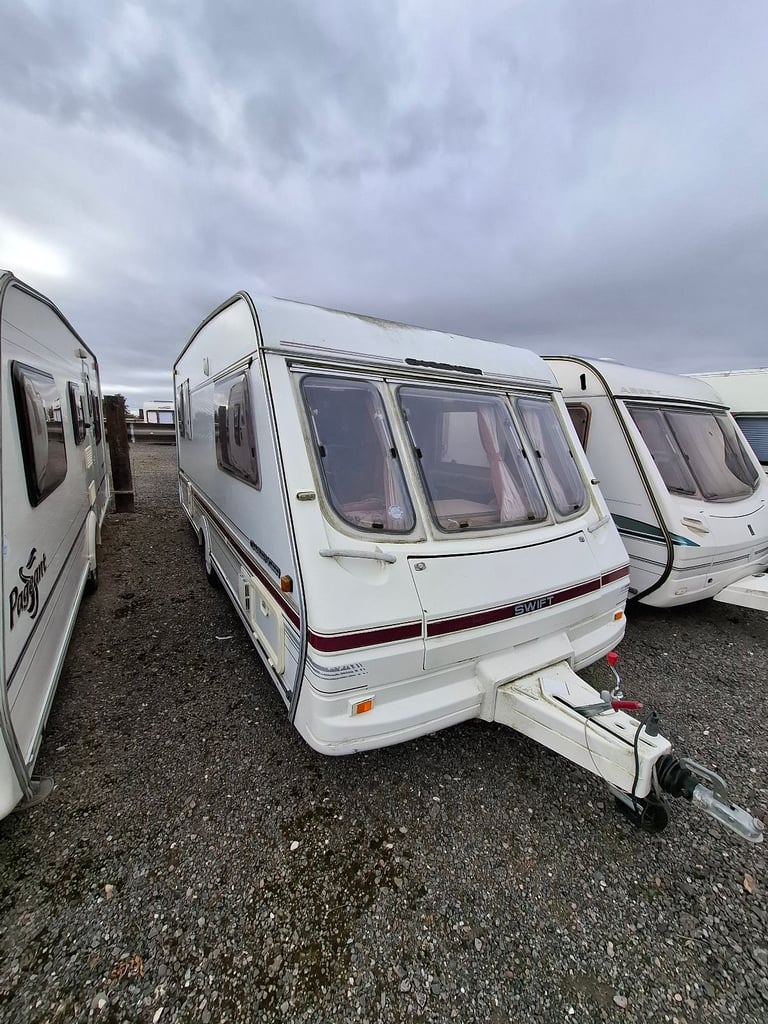 SELL 2000 Swift Challenger 490 SE LUX 5 berth