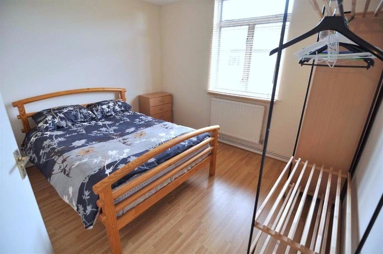 Double room available now 15 min from the City