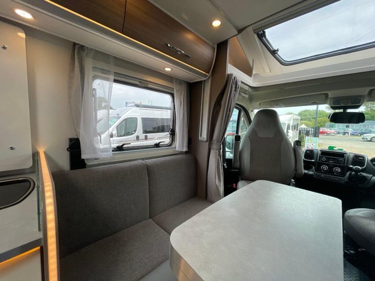 Estrusco T7400 QBC 4 berth 4 Belt Motorhome Rear garage 