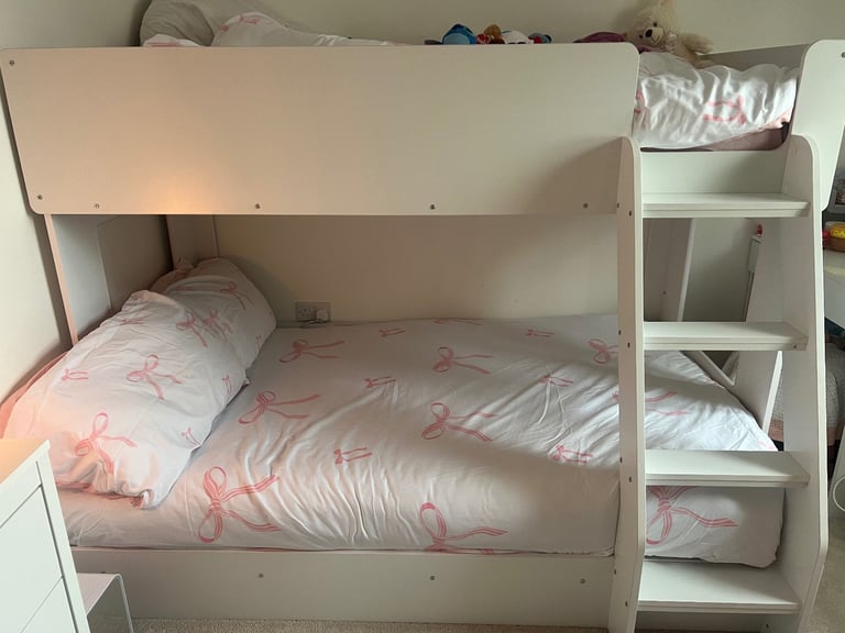Habitat triple bunk bed with single mattress 