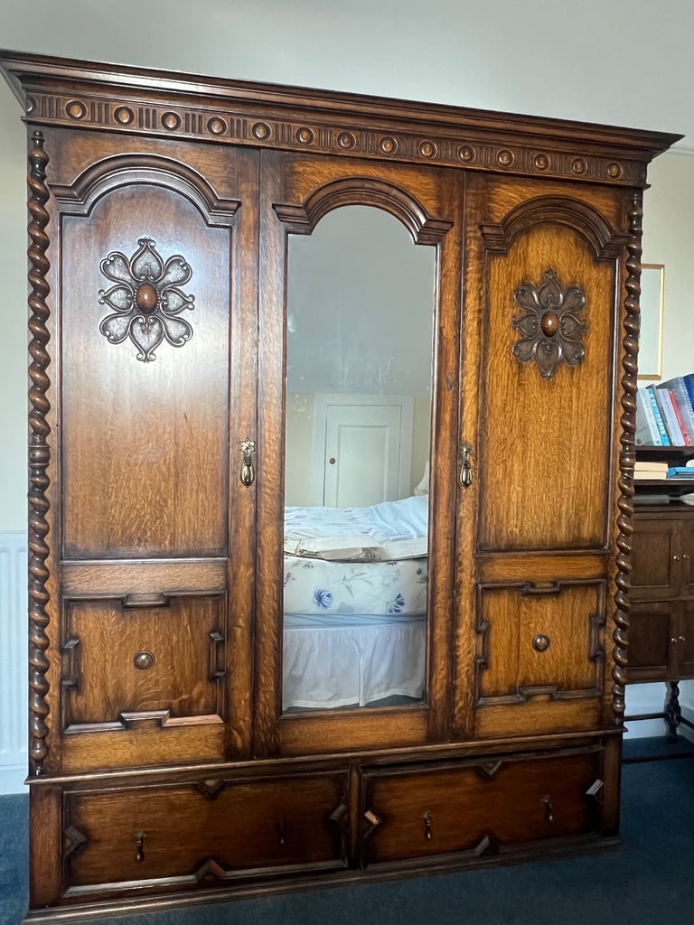 image for Antique Bedroom Set 