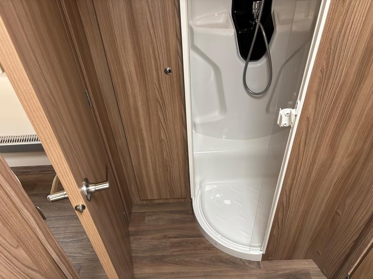 20 SWIFT CHALLENGER 835 X, SPECIAL EDITION CELESTE, AWD MOVER, ALDE, TALL FRIDGE