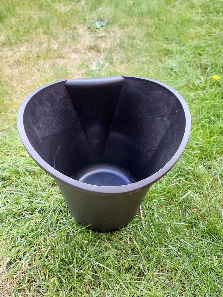 image for Bin/plastic bucket