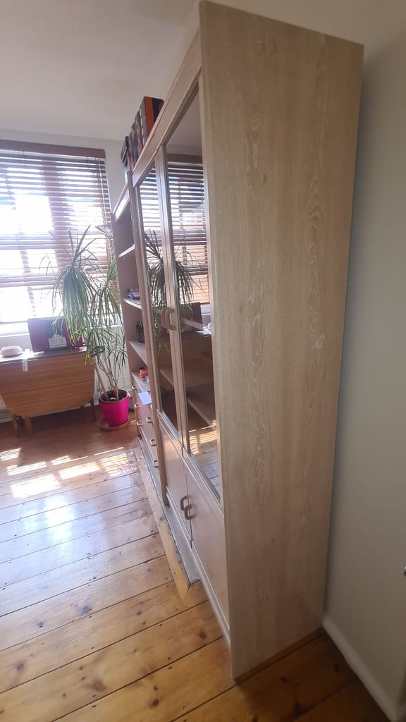 Display cabinet with 6 lights/2 glass doors. Collect London SW6 1UP