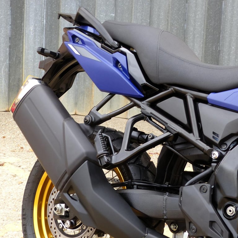 2025 Suzuki DL800 V-Strom DE – Immaculate, 1- Owner, FSH, 16 months Warranty .