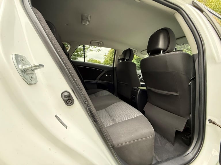 2011 Toyota Avensis 2.0 D-4D TR Tourer Euro 5 5dr ESTATE Diesel Manual