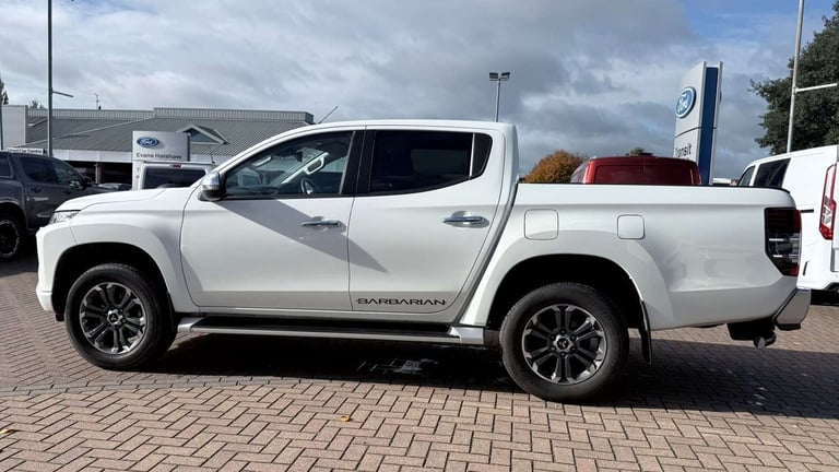 2019 Mitsubishi L200 Double Cab DI-D 150 Barbarian 4WD Double Cab Pick-up Diesel Manual