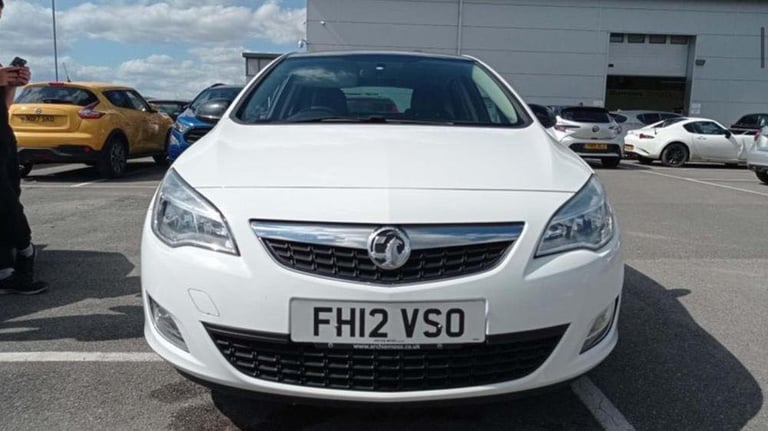 Cheap Vauxhall, ASTRA, Hatchback, 2012, Manual, 1598 (cc),5 doors for sale in Colnbrook, Berkshire