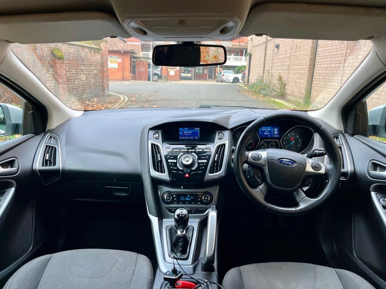 Ford, FOCUS, Hatchback, 2011, Manual, 1560 (cc), 5 doors
