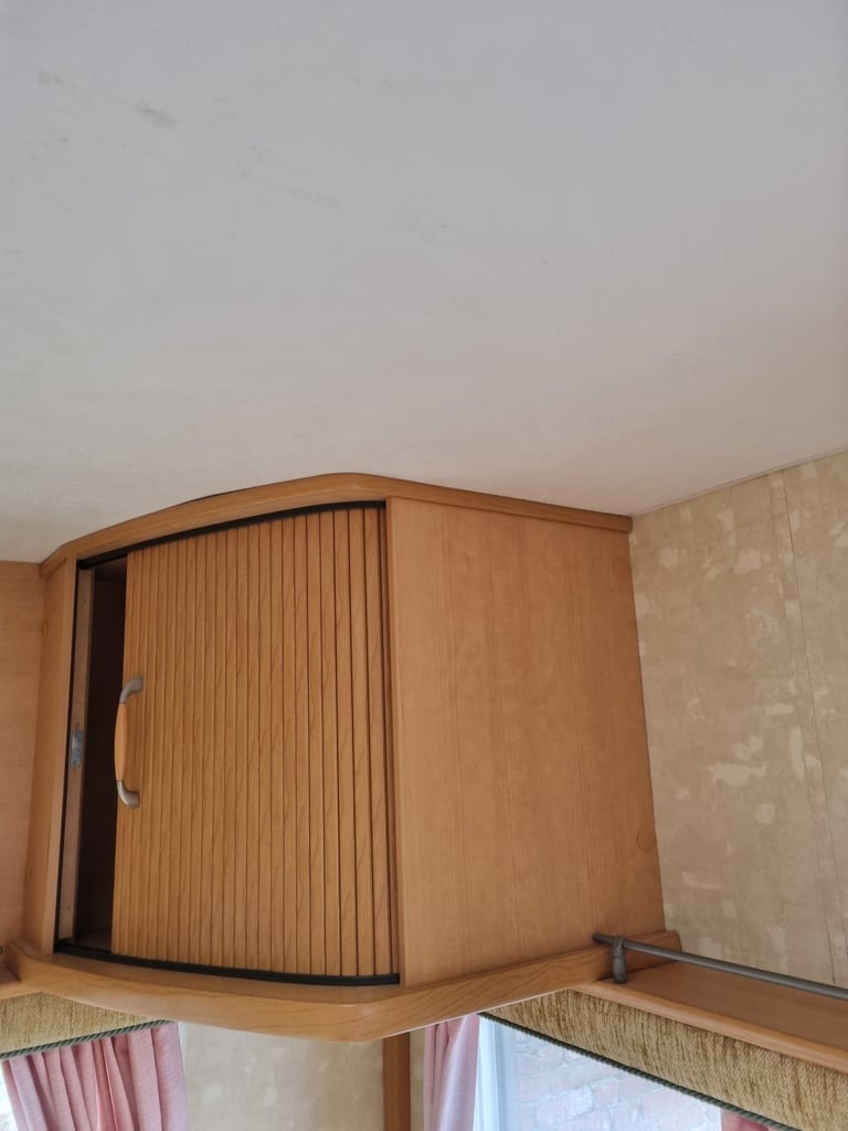 Abbey safari fixed bed excellent condition 