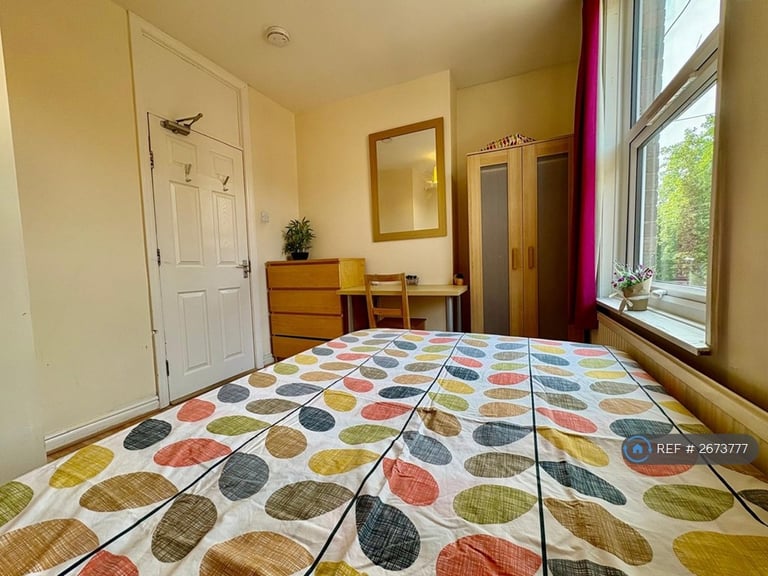 5 bedroom house in Chilwell Street, Nottingham, NG7 (5 bed) (#2673777)