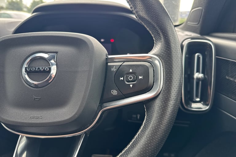  Volvo Xc40 P8 78kwh First Edition Suv 5dr Electric Auto Awd 408 Ps Electric