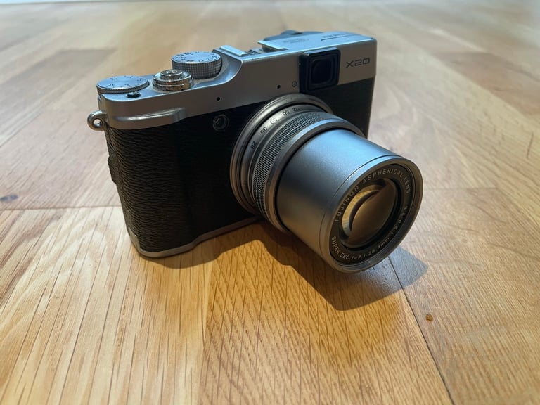 Fuji Film Finepix X20 Digital Camera - 12MP [lens control error]