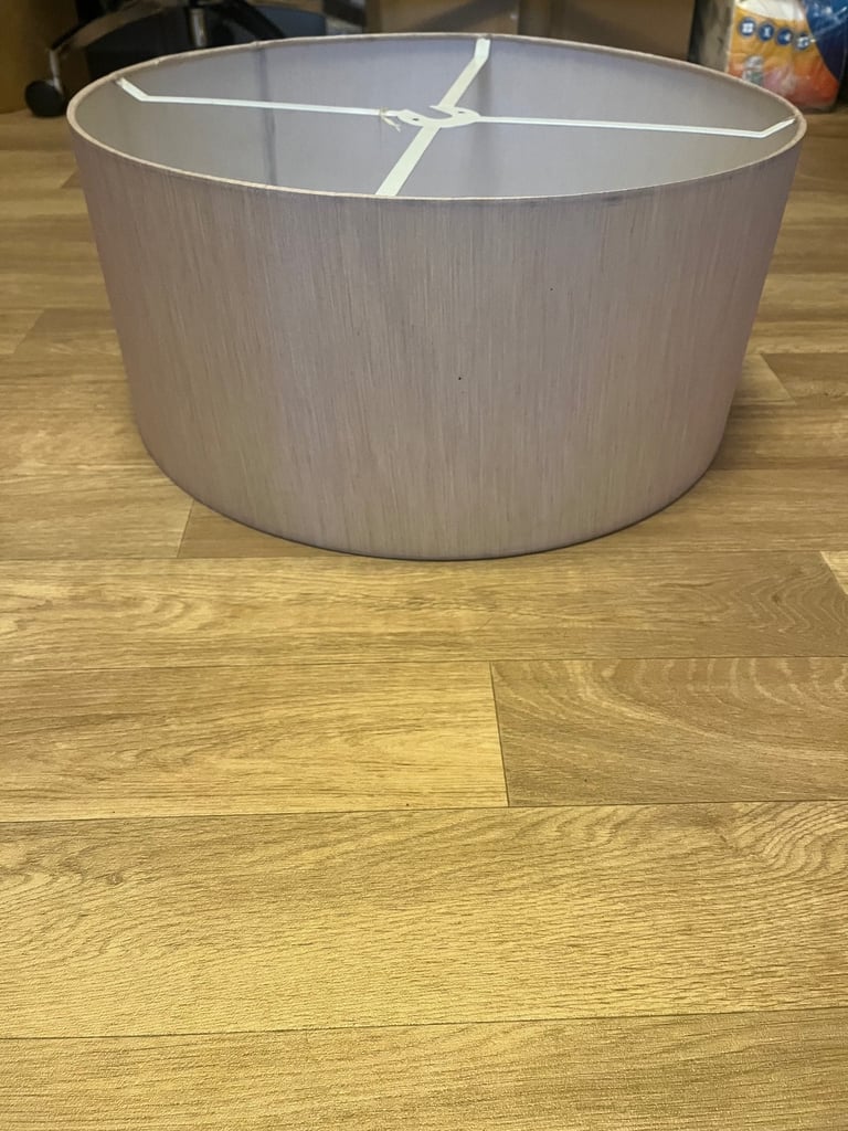 Drum lampshade with light diffuser