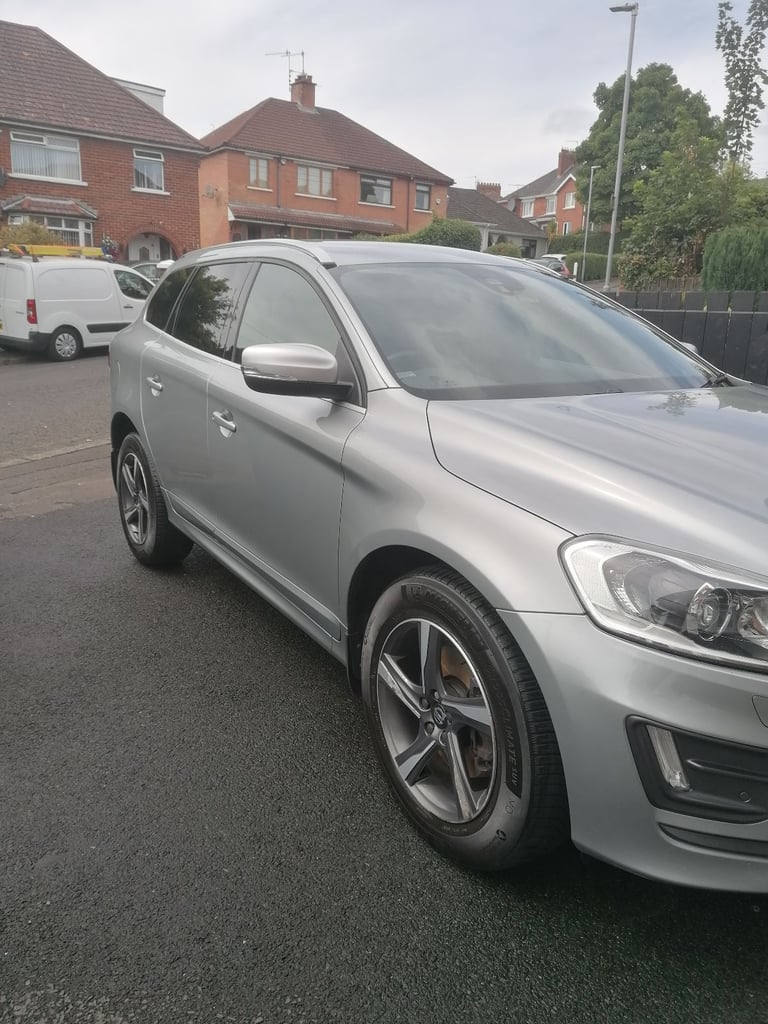 Volvo, XC60,  R design lux/nav Estate, 2015, Semi-Auto, 2400 (cc), 5 doors