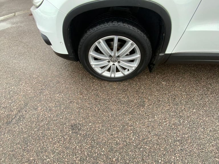 2015 Volkswagen Tiguan 2.0 TDI BlueMotion Tech Match Edition SUV 5dr Diesel DSG 4WD Euro 6 (s/s) ...