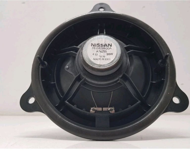 Nissan qashqai 2015 front left and right speakers