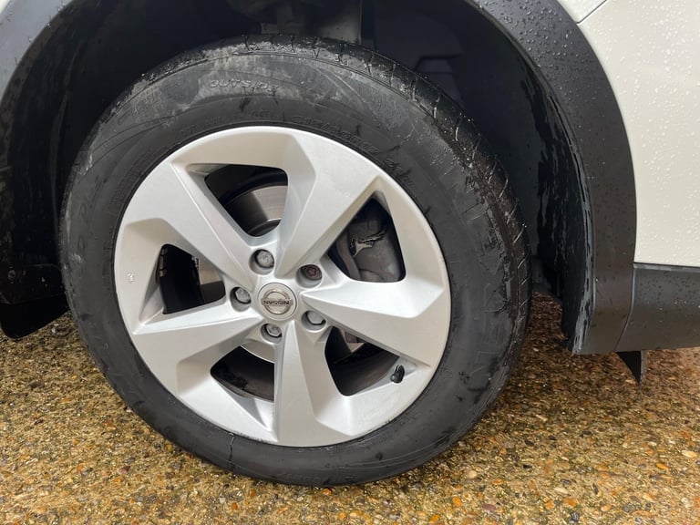 2017 Nissan Qashqai 1.2 DIG-T Acenta XTRON Euro 6 (s/s) 5dr HATCHBACK Petrol Automatic