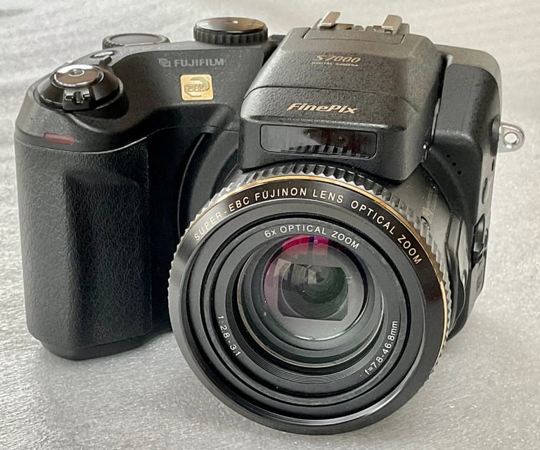 Fuji FinePix S7000 Digital Camera 6.3MP, 6x Optical Zoom Lens; Not fully  working - see text | in Winslow, Buckinghamshire | Gumtree