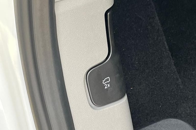 2025 Ford Tourneo Custom 2.5 PHEV 232ps H1 Titanium 8 seater Auto MPV PETROL/ELECTRIC Automatic