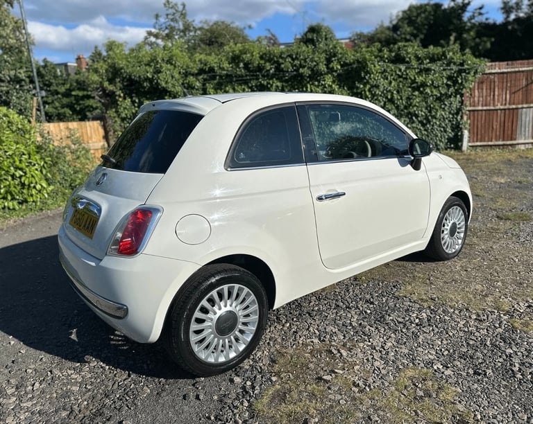 * 66,000 * 2010 FIAT 500 1.2 LOUNGE PETROL 3 DOOR HATCHBACK * £35 A YEAR ROAD TAX *