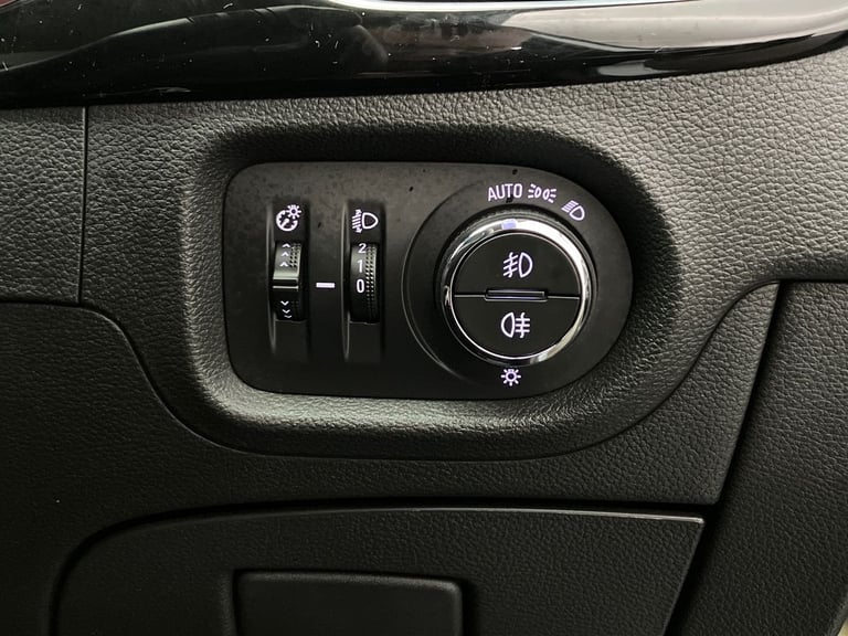 2019 Vauxhall Astra 1.6 CDTi 16V 136 SRi Nav 5dr Hatchback Manual