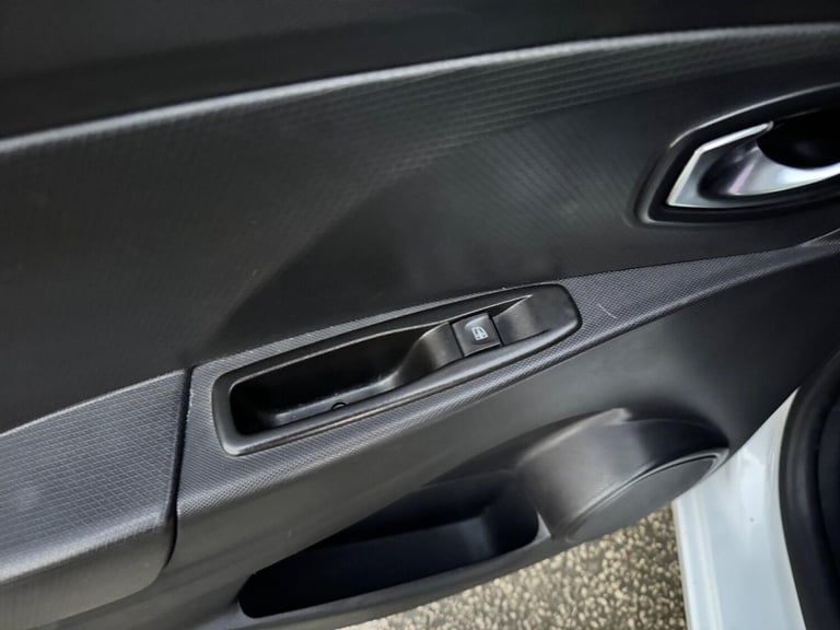 2015 Renault Clio 1.5 dCi Dynamique S Nav Auto Euro 6 5dr HATCHBACK Diesel Automatic