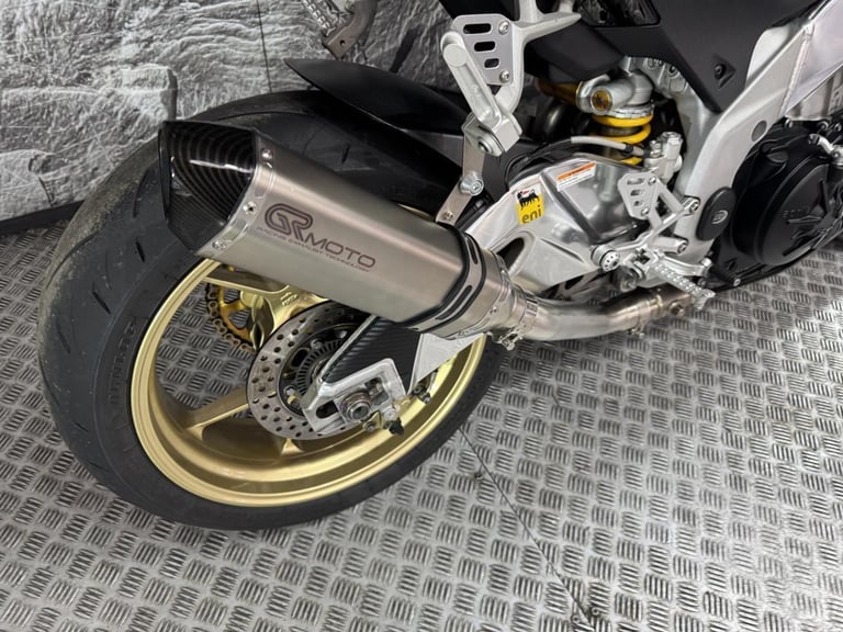 APRILIA TUONO 1000 V4 R APRC 2011