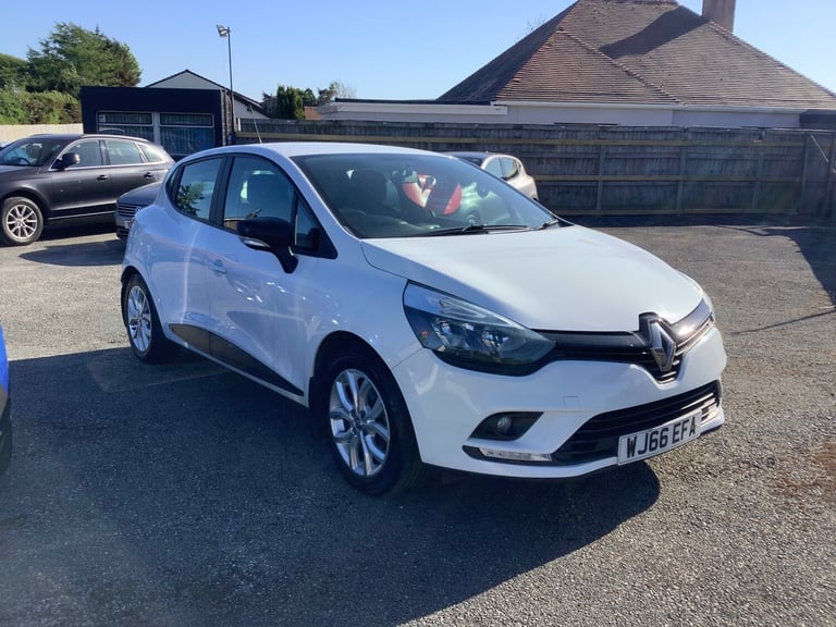 image for 2017 Renault Clio 0.9 TCE 90 Play 5dr HATCHBACK Petrol Manual