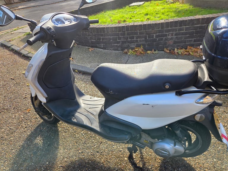 Piaggio, FLY, 2010, 124 (cc), great runner, 1 year mot.