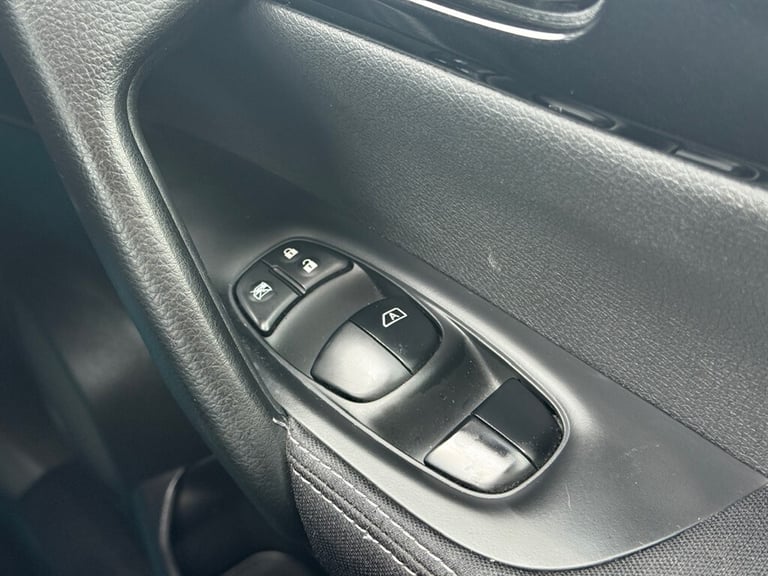 2014 Nissan Qashqai 1.6 dCi Acenta Premium SUV 5dr Diesel XTRON 2WD Euro 5 (s/s) (130 ps) SUV Die...