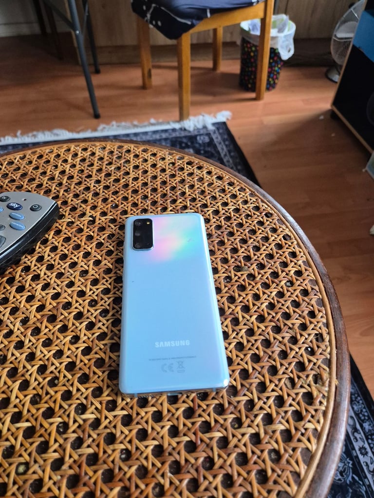 Samsung galaxy s20 5g 128gb £100 pound 
