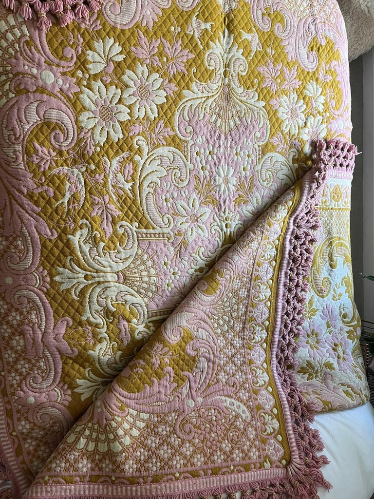 Vintage throw tassels bedspread 60’s