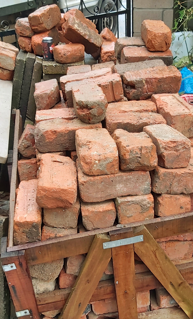 Reclaimed bricks for sale can deliver 