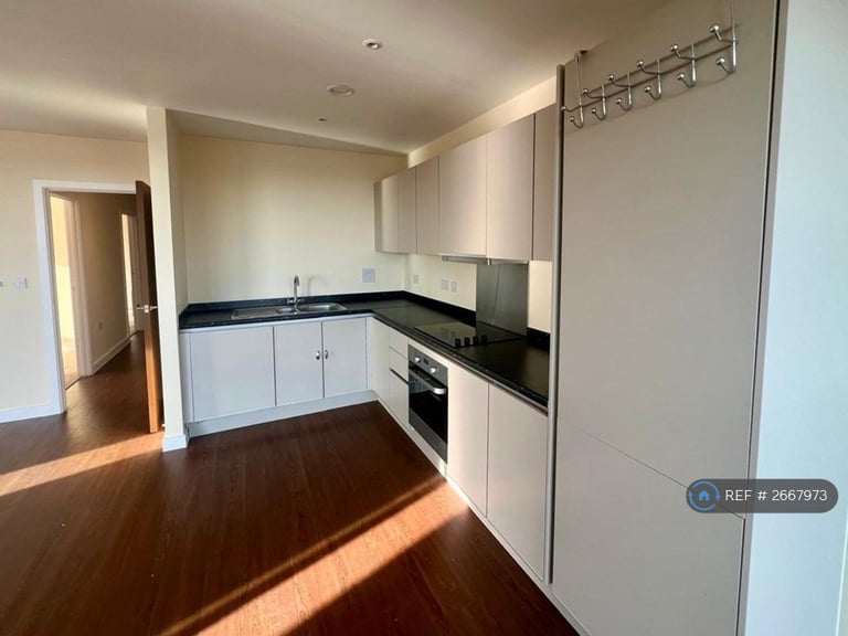 2 bedroom flat in Greenshank House, London, NW9 (2 bed) (#2667973)