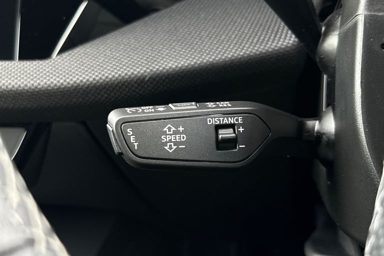 2025 Audi A3 Black Edition 35 TFSI  150 PS 6-speed Saloon PETROL Manual