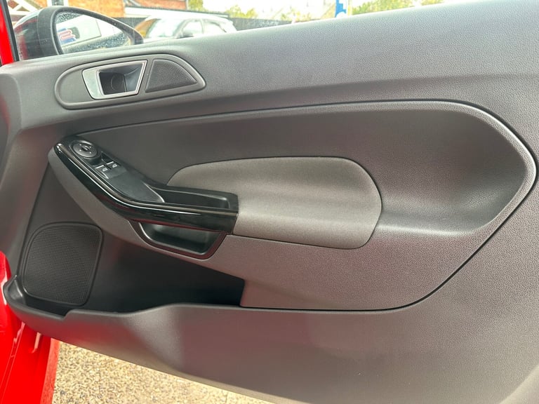 2014 Ford Fiesta 1.0 EcoBoost 140 Zetec S Red 3dr HATCHBACK Petrol Manual