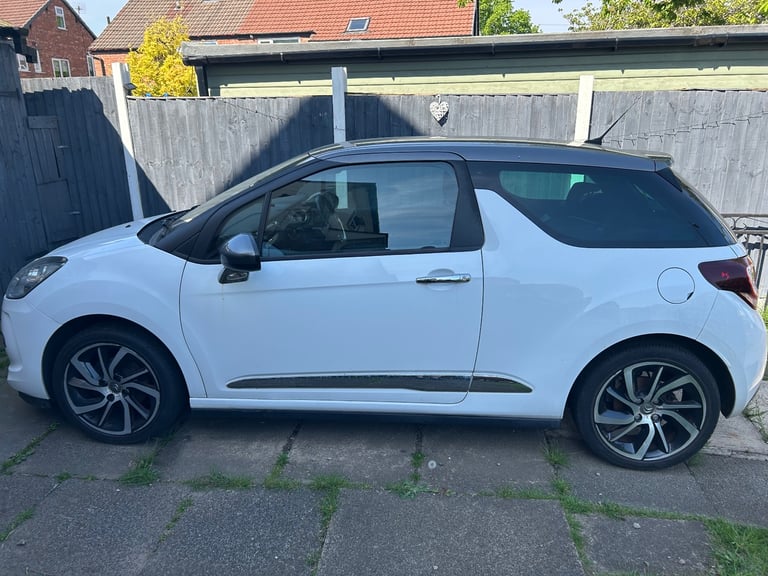Citroen, DS3, Hatchback, 2015, Manual, 1199 (cc), 3 doors