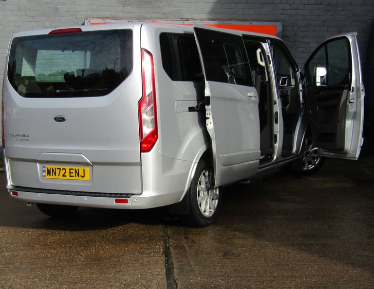2022 Ford Tourneo Custom 2.0 EcoBlue 130ps L/R 9 Seater Titanium Auto Minibus Diesel Automatic