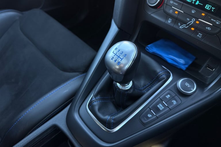 2018 Ford Focus 2.3T EcoBoost RS Hatchback 5dr Petrol Manual AWD Euro 6 (s/s) (350 ps) Hatchback ...