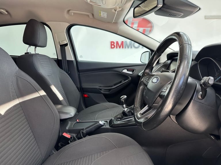 2015 Ford Focus 1.0 EcoBoost 125 Titanium 5dr HATCHBACK PETROL Manual